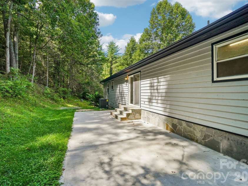 19 Jupiter Heights, Weaverville, NC 28787.  MLS# CAR4416509, YatesRealty ID 45455. 