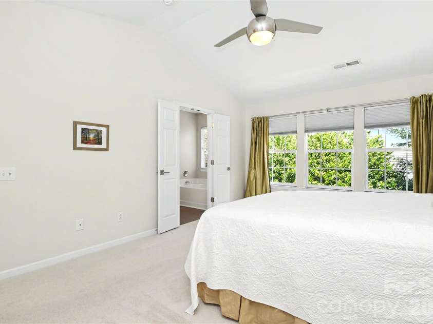 15117 Northsprings Drive, Charlotte, NC 28277.  MLS# CAR4415243, YatesRealty ID 45456. 