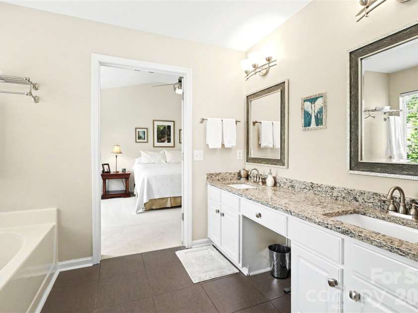 15117 Northsprings Drive, Charlotte, NC 28277.  MLS# CAR4415243, YatesRealty ID 45456. 