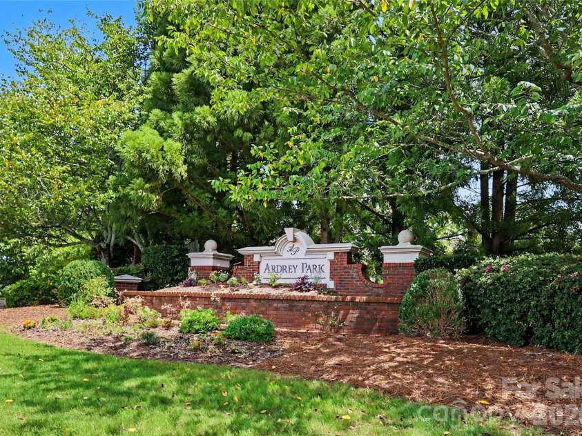 15117 Northsprings Drive, Charlotte, NC 28277.  MLS# CAR4415243, YatesRealty ID 45456. 
