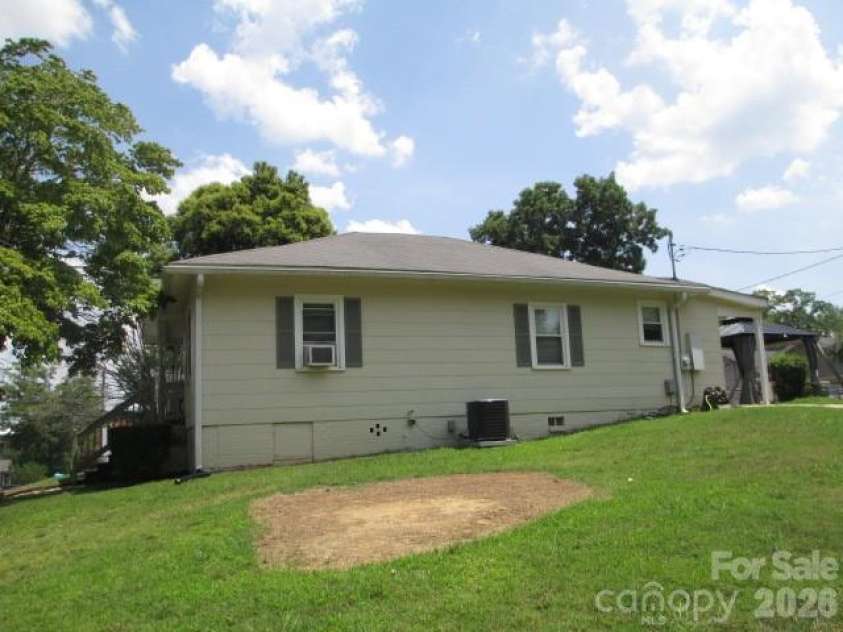 580 High Street, Cramerton, NC 28032.  MLS# CAR4415772, YatesRealty ID 45457. 