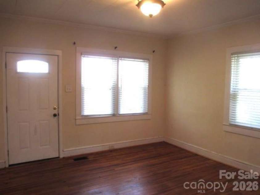 580 High Street, Cramerton, NC 28032.  MLS# CAR4415772, YatesRealty ID 45457. 