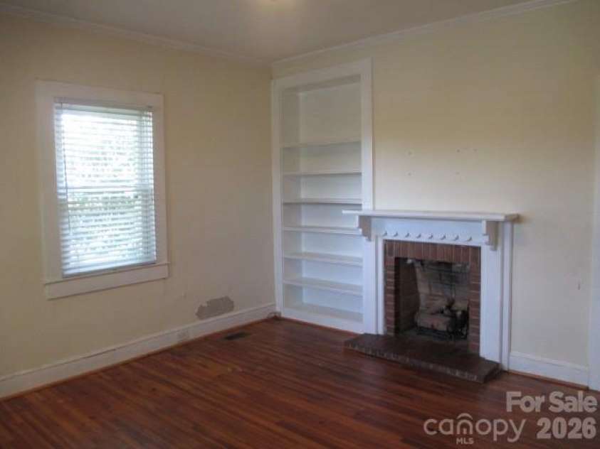 580 High Street, Cramerton, NC 28032.  MLS# CAR4415772, YatesRealty ID 45457. 