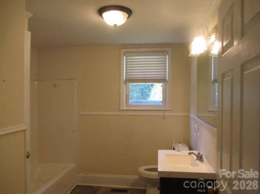 580 High Street, Cramerton, NC 28032.  MLS# CAR4415772, YatesRealty ID 45457. 