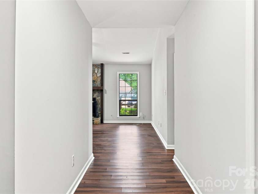5810 Ness Court, Charlotte, NC 28208.  MLS# CAR4415634, YatesRealty ID 45458. Entrance