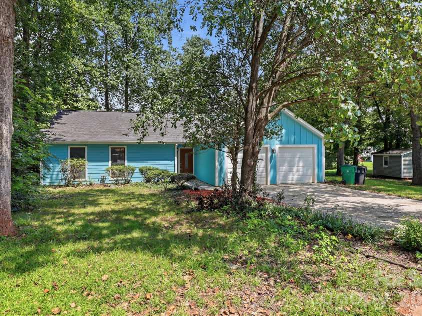 5810 Ness Court, Charlotte, NC 28208.  MLS# CAR4415634, YatesRealty ID 45458. Front