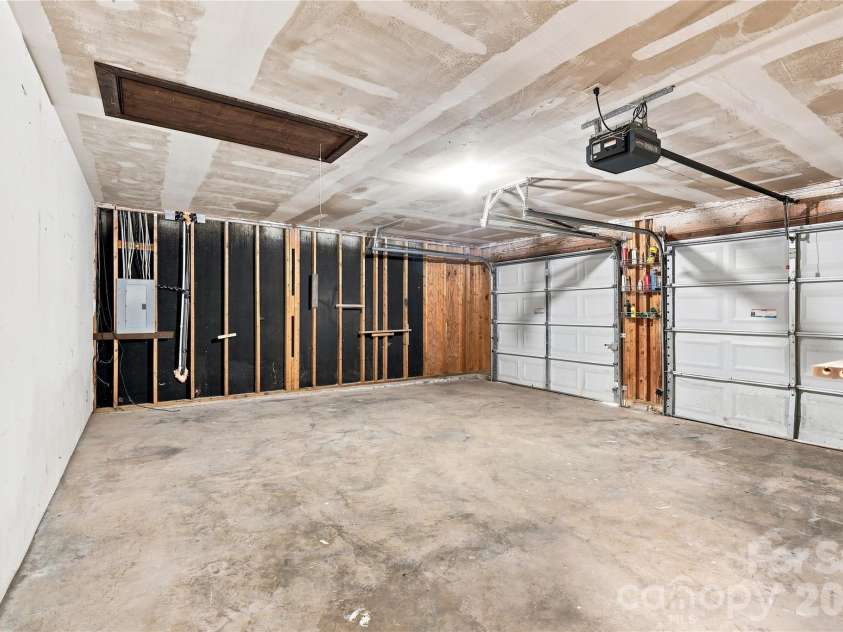 5810 Ness Court, Charlotte, NC 28208.  MLS# CAR4415634, YatesRealty ID 45458. Garage
