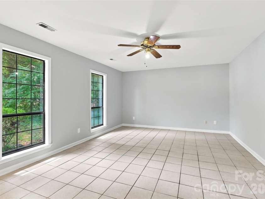 5810 Ness Court, Charlotte, NC 28208.  MLS# CAR4415634, YatesRealty ID 45458. Primary Bedroom
