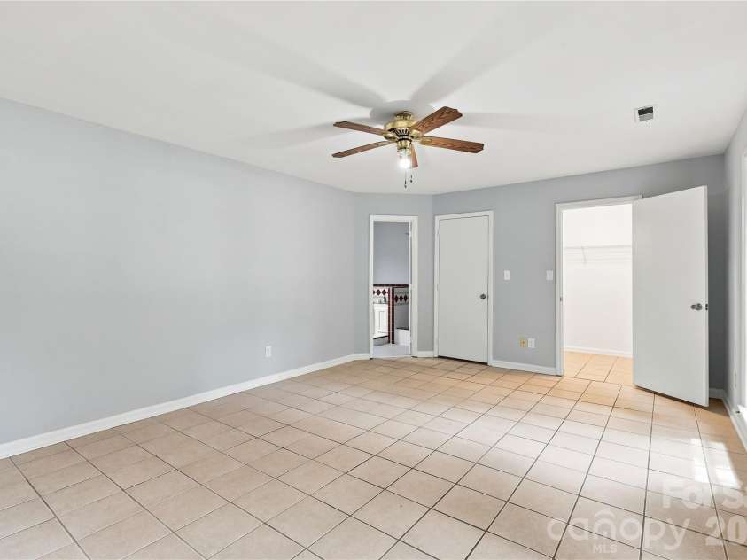 5810 Ness Court, Charlotte, NC 28208.  MLS# CAR4415634, YatesRealty ID 45458. Primary Bedroom
