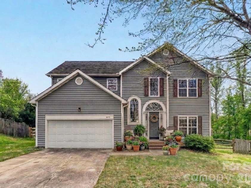 4700 Lone Tree Court, Charlotte, NC 28269.  MLS# CAR4356096, YatesRealty ID 4546. 