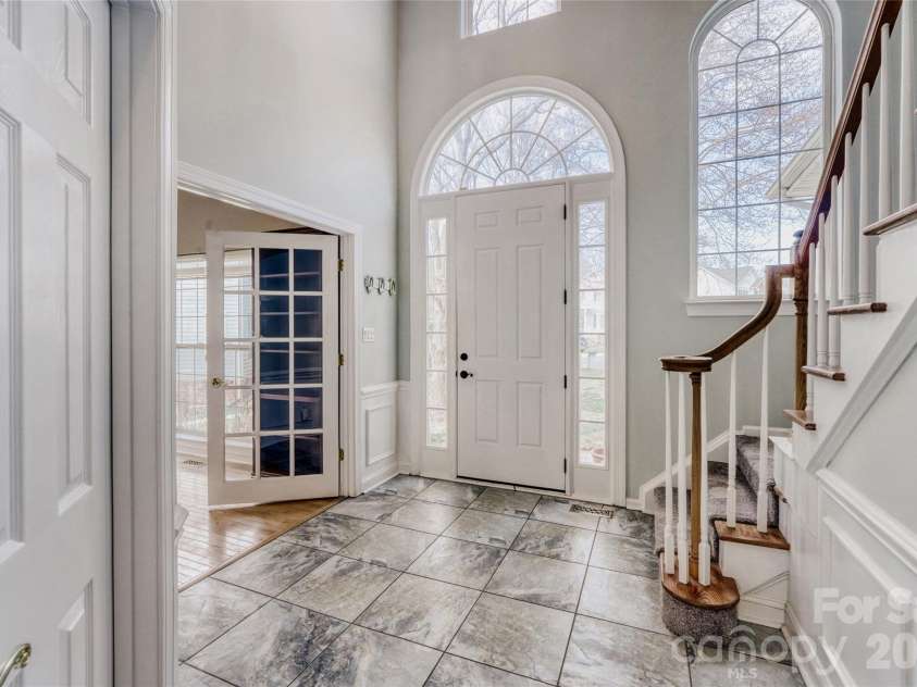 4700 Lone Tree Court, Charlotte, NC 28269.  MLS# CAR4356096, YatesRealty ID 4546. 