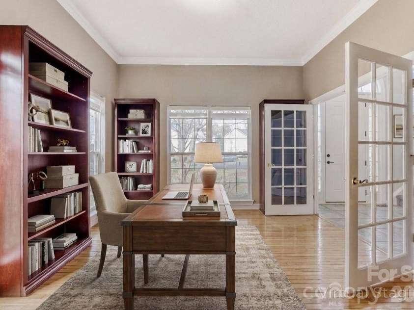 4700 Lone Tree Court, Charlotte, NC 28269.  MLS# CAR4356096, YatesRealty ID 4546. 