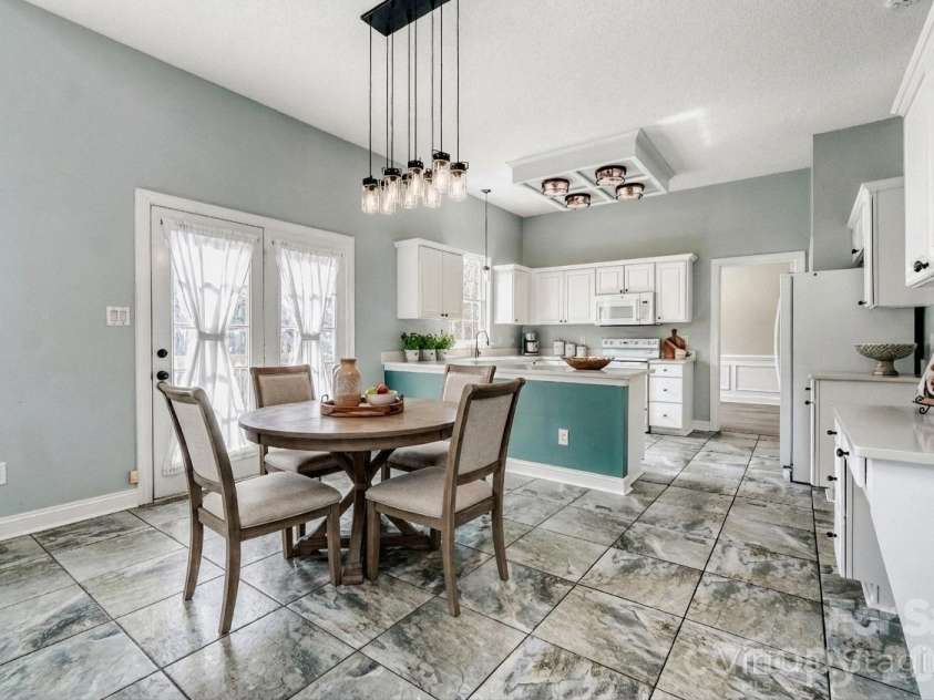 4700 Lone Tree Court, Charlotte, NC 28269.  MLS# CAR4356096, YatesRealty ID 4546. 