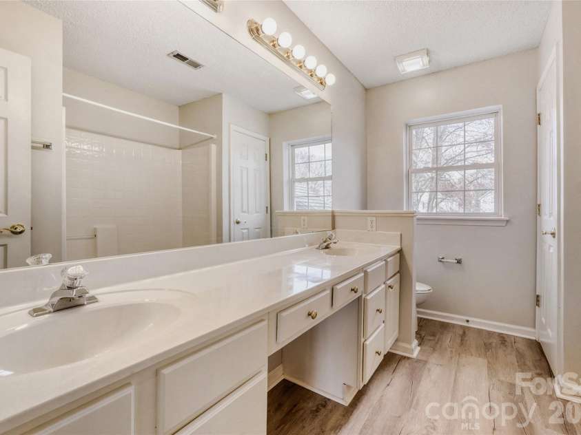 4700 Lone Tree Court, Charlotte, NC 28269.  MLS# CAR4356096, YatesRealty ID 4546. 