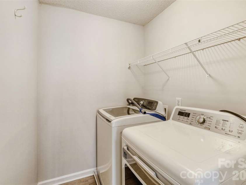 4700 Lone Tree Court, Charlotte, NC 28269.  MLS# CAR4356096, YatesRealty ID 4546. 