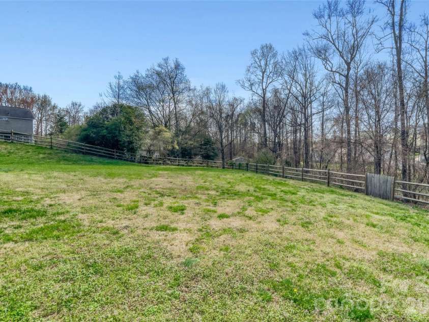 4700 Lone Tree Court, Charlotte, NC 28269.  MLS# CAR4356096, YatesRealty ID 4546. 