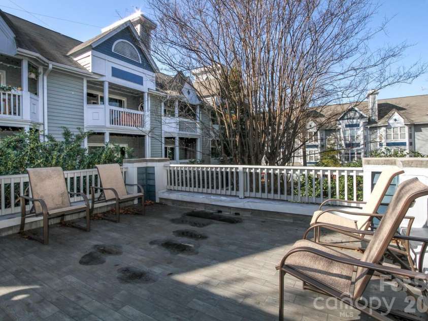 525 Graham Street, Charlotte, NC 28202.  MLS# CAR4341824, YatesRealty ID 4546. 