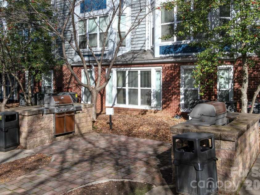 525 Graham Street, Charlotte, NC 28202.  MLS# CAR4341824, YatesRealty ID 4546. Community area included outdoor grills.
