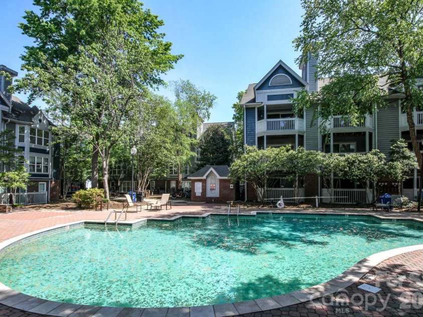 525 Graham Street, Charlotte, NC 28202.  MLS# CAR4341824, YatesRealty ID 4546. Community pool 