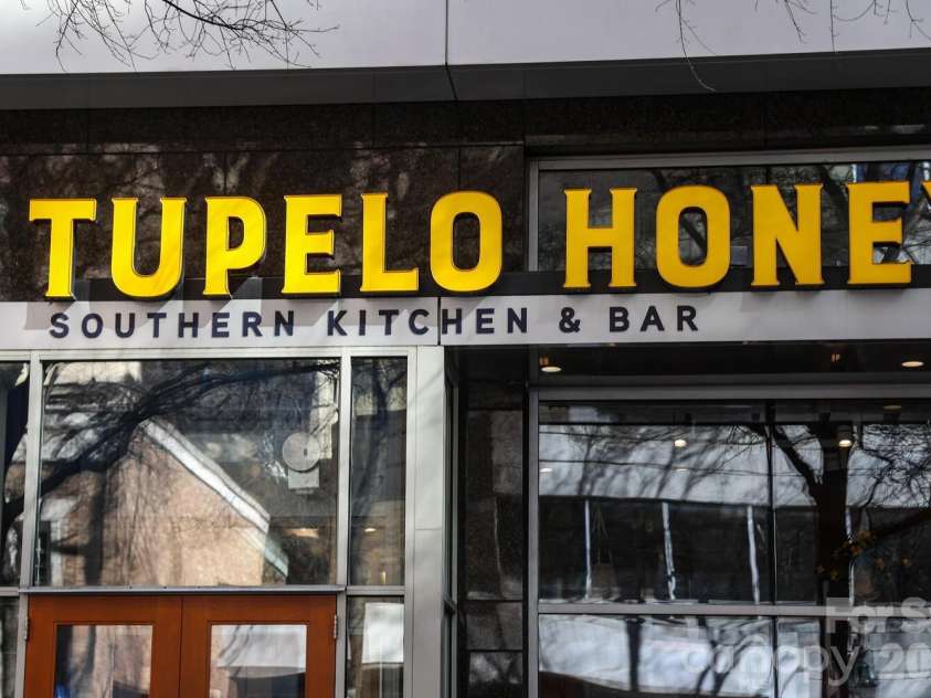 525 Graham Street, Charlotte, NC 28202.  MLS# CAR4341824, YatesRealty ID 4546. Enjoy brunch and Southern classics steps from your doorstep