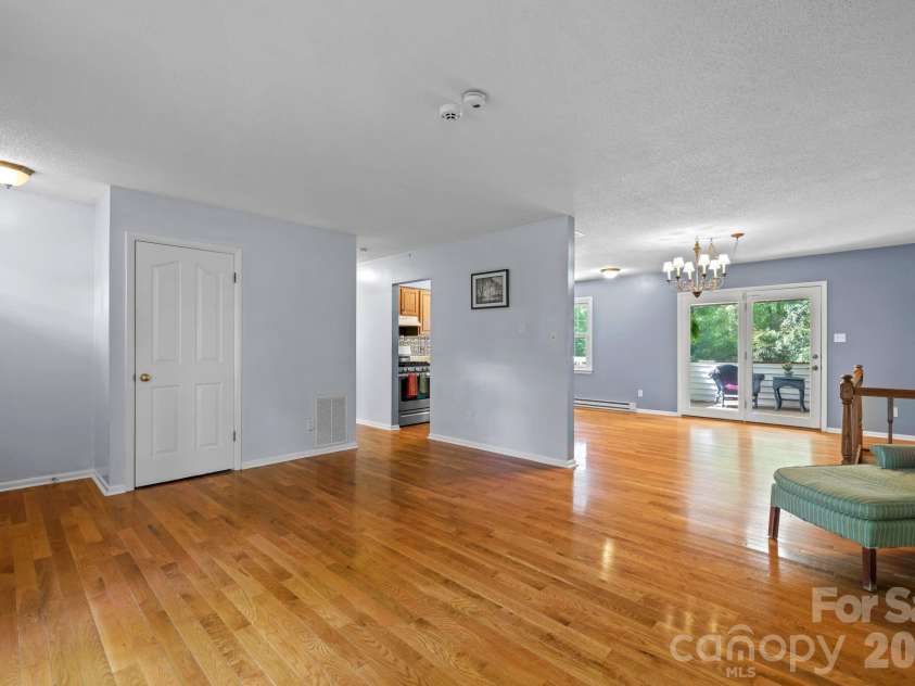98 Pensacola Avenue, Arden, NC 28704.  MLS# CAR4377061, YatesRealty ID 45460. 