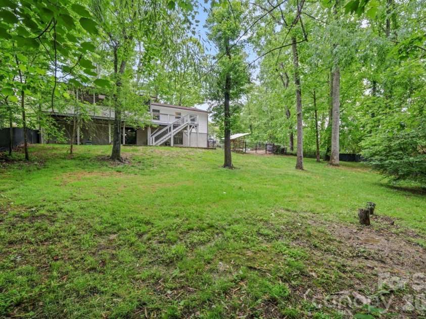 98 Pensacola Avenue, Arden, NC 28704.  MLS# CAR4377061, YatesRealty ID 45460. 