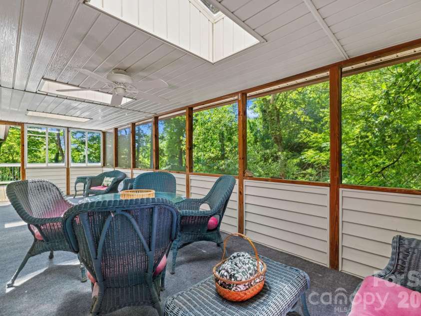 98 Pensacola Avenue, Arden, NC 28704.  MLS# CAR4377061, YatesRealty ID 45460. 