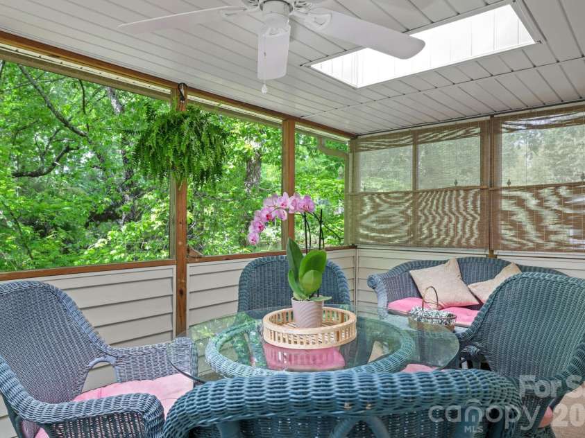 98 Pensacola Avenue, Arden, NC 28704.  MLS# CAR4377061, YatesRealty ID 45460. 