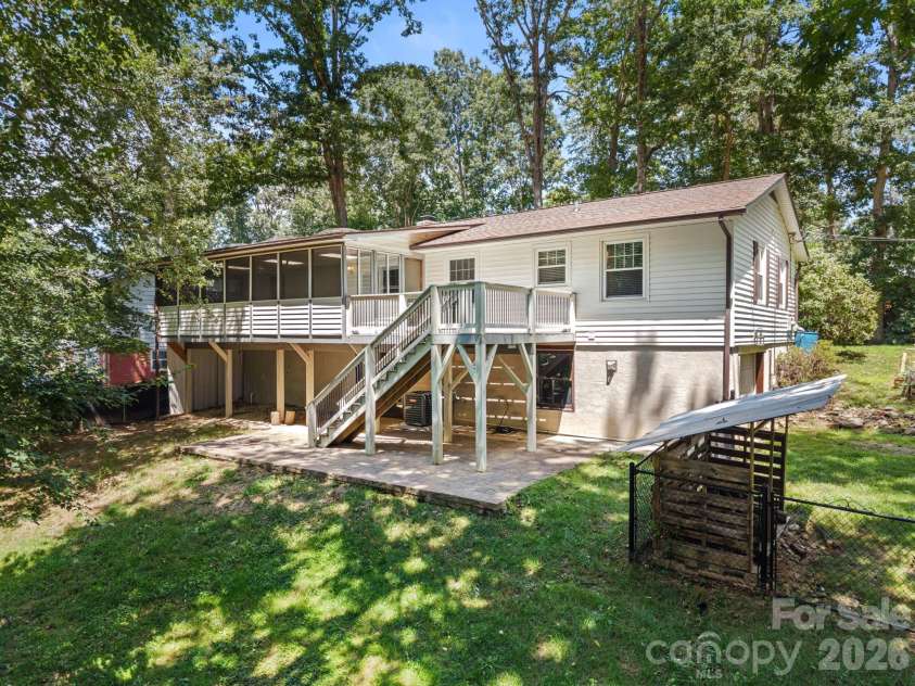 98 Pensacola Avenue, Arden, NC 28704.  MLS# CAR4377061, YatesRealty ID 45460. 