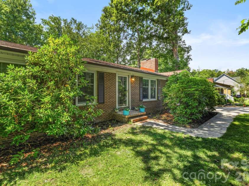 98 Pensacola Avenue, Arden, NC 28704.  MLS# CAR4377061, YatesRealty ID 45460. 