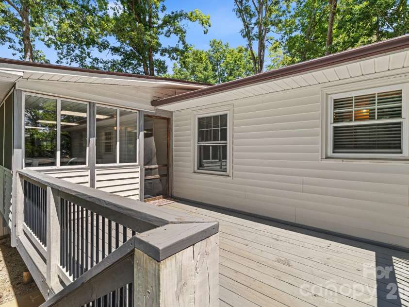 98 Pensacola Avenue, Arden, NC 28704.  MLS# CAR4377061, YatesRealty ID 45460. 