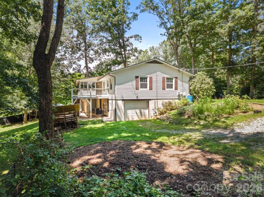98 Pensacola Avenue, Arden, NC 28704.  MLS# CAR4377061, YatesRealty ID 45460. 