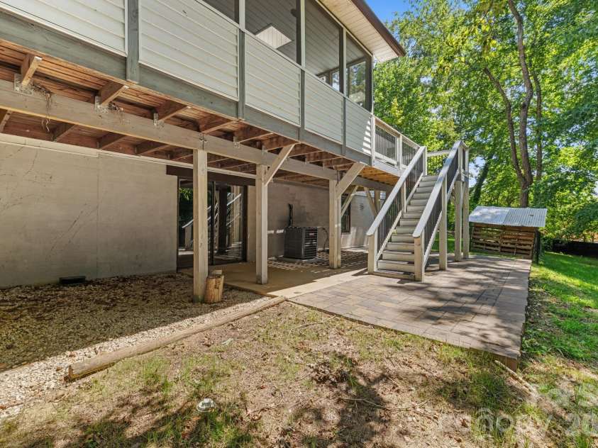 98 Pensacola Avenue, Arden, NC 28704.  MLS# CAR4377061, YatesRealty ID 45460. 