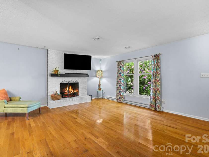 98 Pensacola Avenue, Arden, NC 28704.  MLS# CAR4377061, YatesRealty ID 45460. Living room