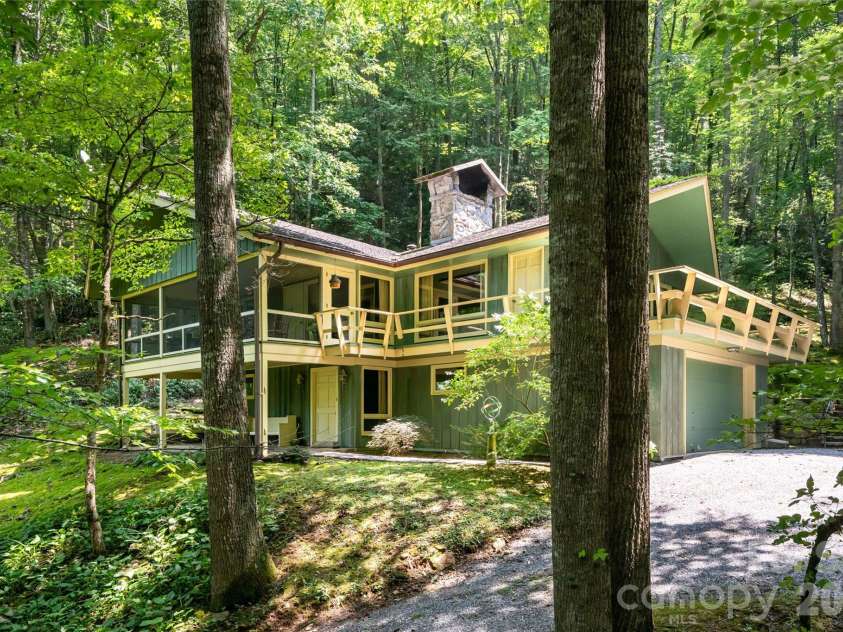 31 Mcclure Creek Road, Canton, NC 28716.  MLS# CAR4408133, YatesRealty ID 45461. 