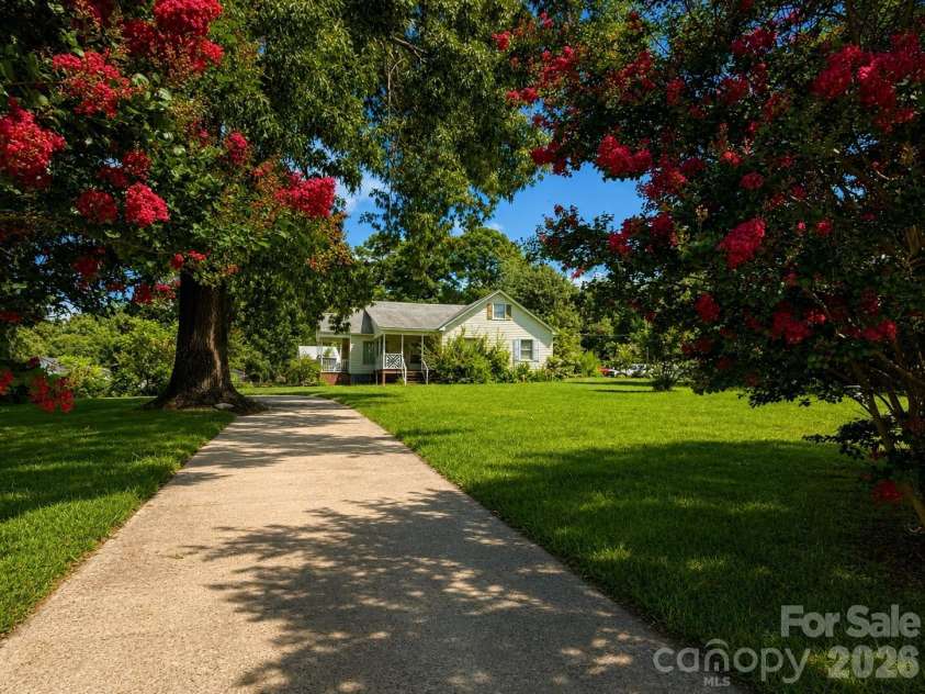 3527 Gastonia Highway, Lincolnton, NC 28092.  MLS# CAR4415338, YatesRealty ID 45463. 