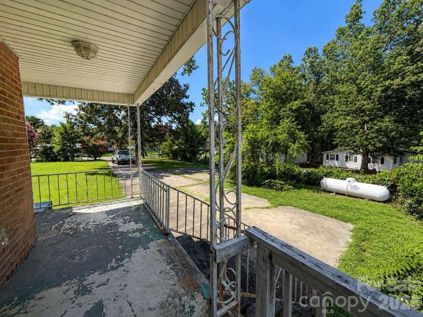3527 Gastonia Highway, Lincolnton, NC 28092.  MLS# CAR4415338, YatesRealty ID 45463. 
