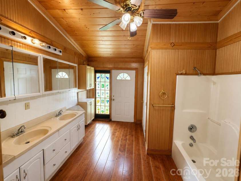3527 Gastonia Highway, Lincolnton, NC 28092.  MLS# CAR4415338, YatesRealty ID 45463. 