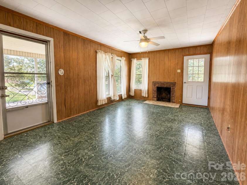3527 Gastonia Highway, Lincolnton, NC 28092.  MLS# CAR4415338, YatesRealty ID 45463. 