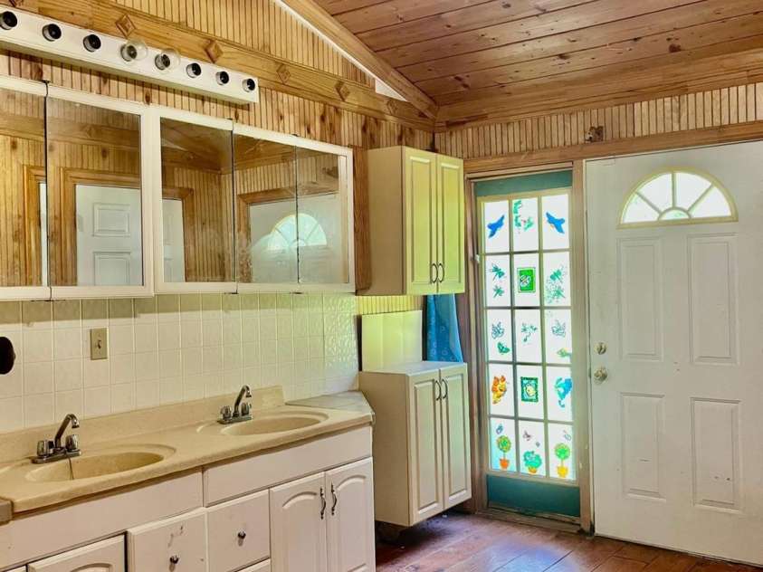 3527 Gastonia Highway, Lincolnton, NC 28092.  MLS# CAR4426031, YatesRealty ID 45463. 