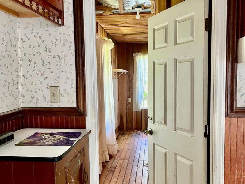 3527 Gastonia Highway, Lincolnton, NC 28092.  MLS# CAR4426031, YatesRealty ID 45463. 