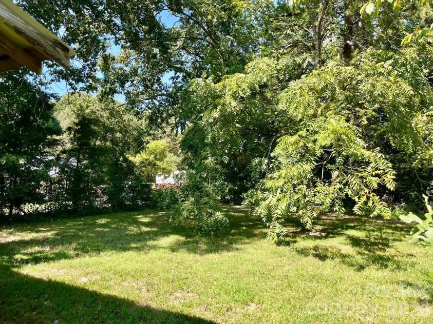 3527 Gastonia Highway, Lincolnton, NC 28092.  MLS# CAR4426031, YatesRealty ID 45463. 