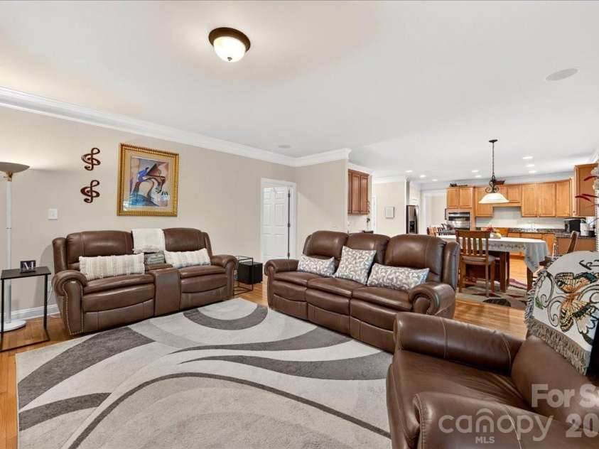 16725 Hammock Creek Place, Charlotte, NC 28278.  MLS# CAR4415138, YatesRealty ID 45465. Open View to Breakfast and Kitchen.