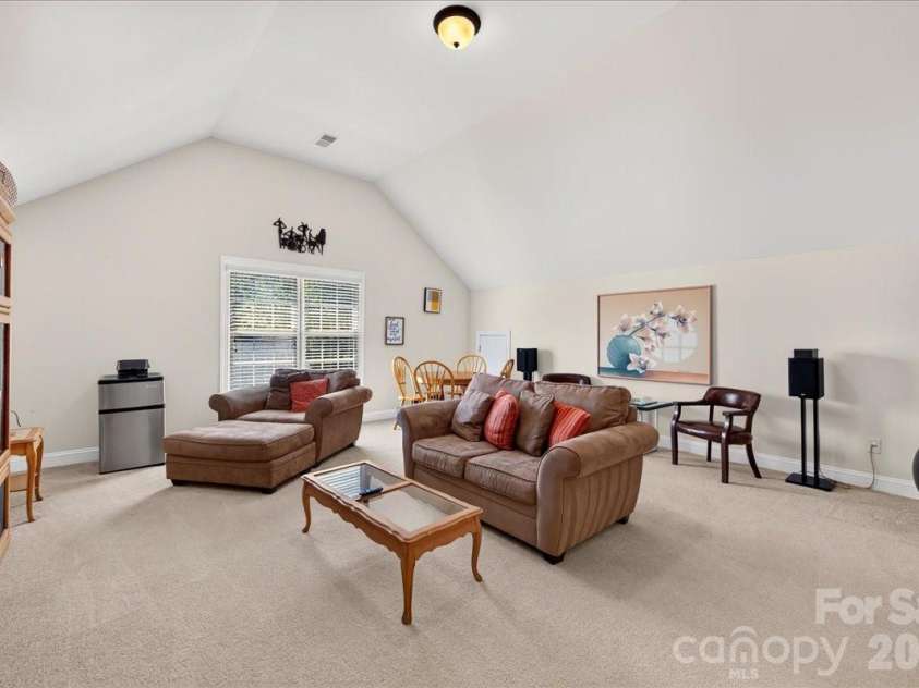 16725 Hammock Creek Place, Charlotte, NC 28278.  MLS# CAR4415138, YatesRealty ID 45465. Third floor Flex/Game Room. Could be use as a Small Apartment for Multi-Generational Living.