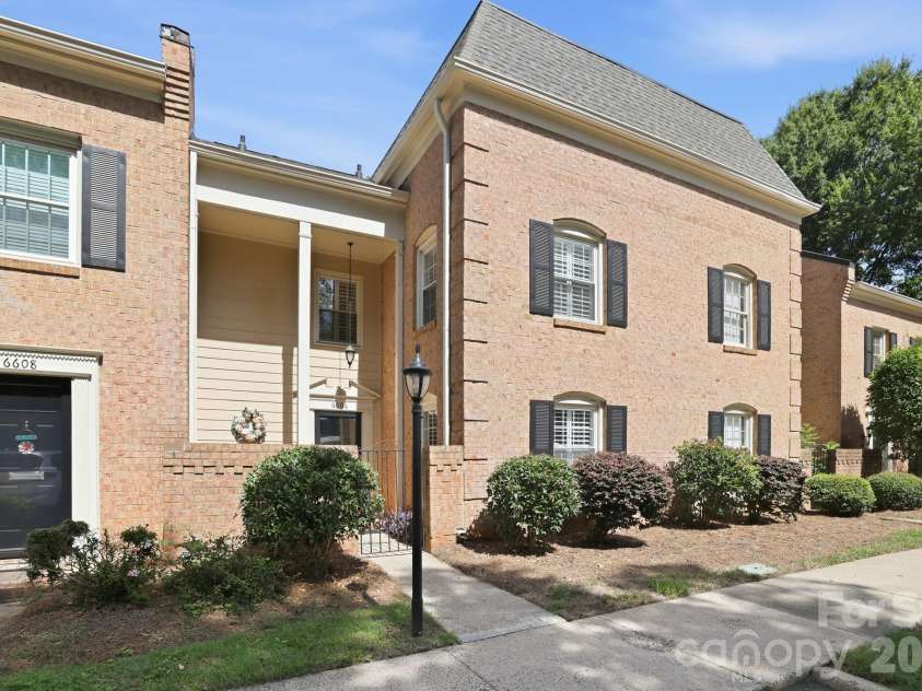 6606 Bunker Hill Circle, Charlotte, NC 28210.  MLS# CAR4415323, YatesRealty ID 45466. 