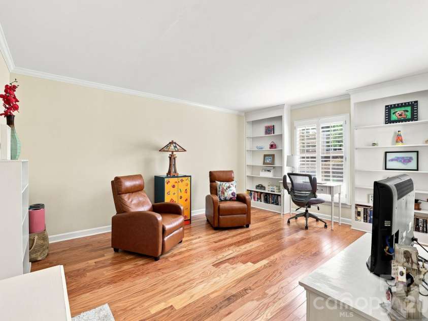 6606 Bunker Hill Circle, Charlotte, NC 28210.  MLS# CAR4415323, YatesRealty ID 45466. 
