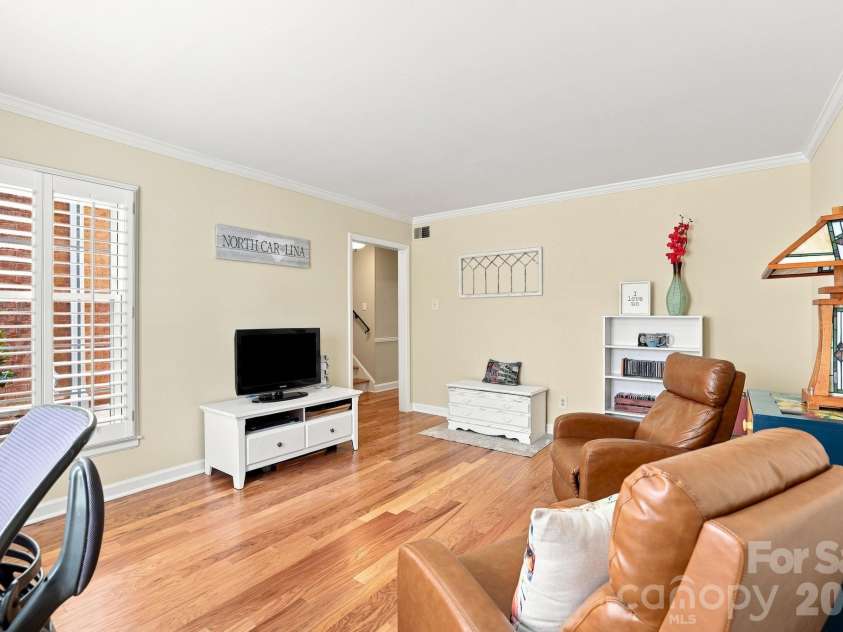 6606 Bunker Hill Circle, Charlotte, NC 28210.  MLS# CAR4415323, YatesRealty ID 45466. 