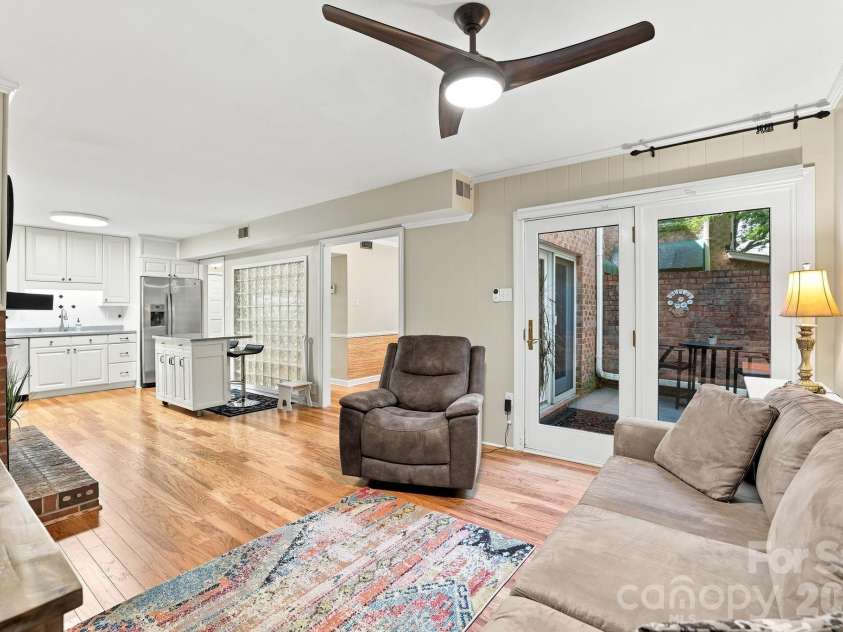 6606 Bunker Hill Circle, Charlotte, NC 28210.  MLS# CAR4415323, YatesRealty ID 45466. 