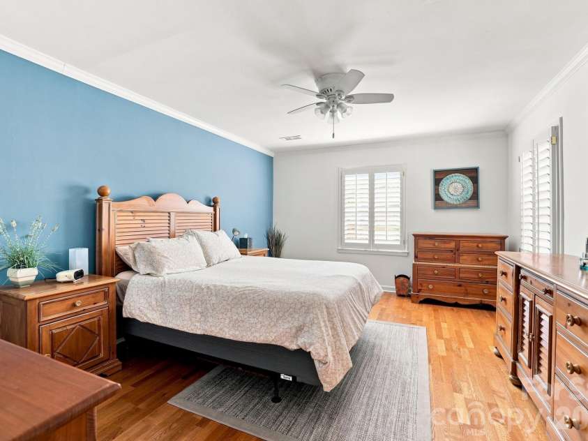 6606 Bunker Hill Circle, Charlotte, NC 28210.  MLS# CAR4415323, YatesRealty ID 45466. 