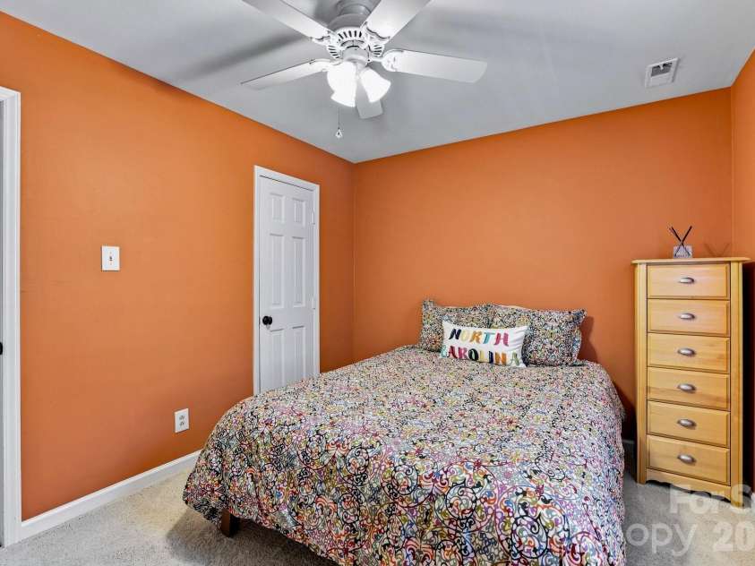 6606 Bunker Hill Circle, Charlotte, NC 28210.  MLS# CAR4415323, YatesRealty ID 45466. 